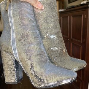 Kendal and Kylie sparkle booties size 7